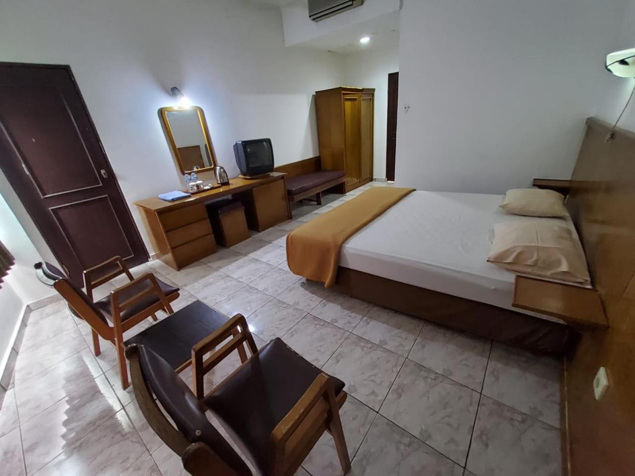 Hotel Kumala Samudra Cikakak Kültér fotó