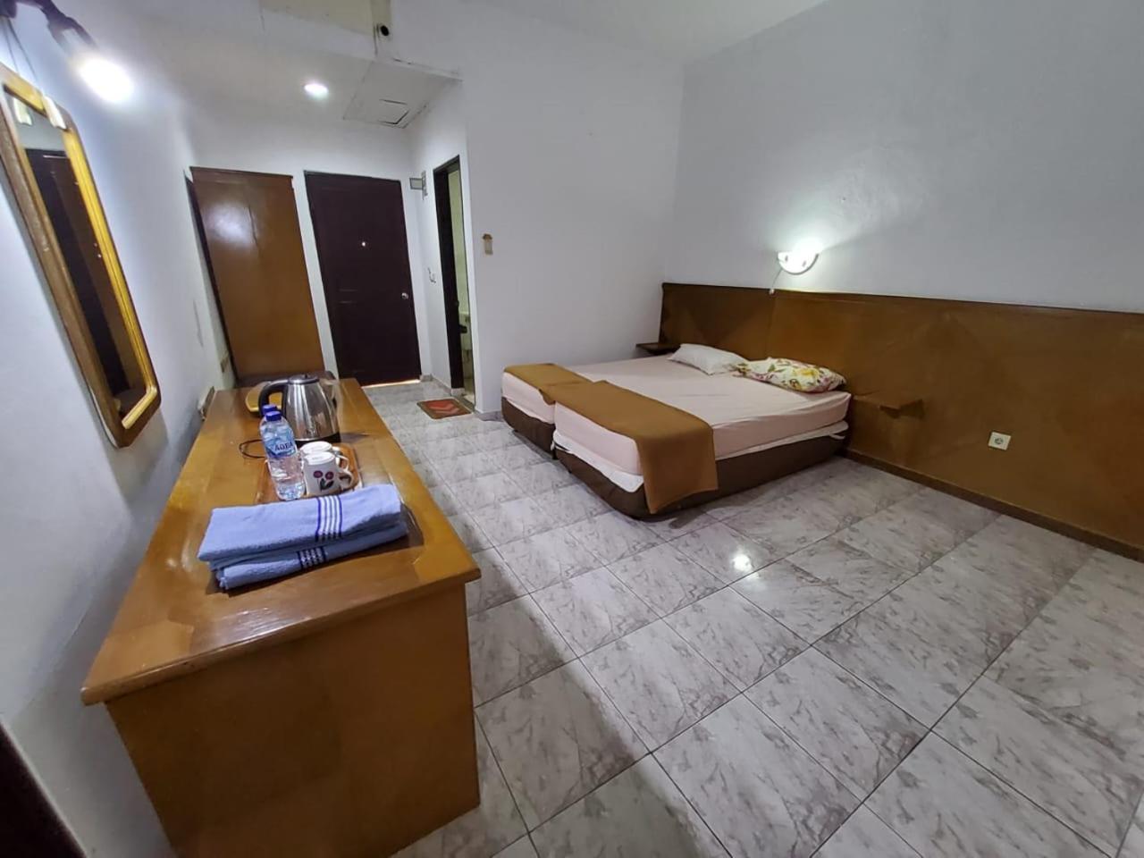 Hotel Kumala Samudra Cikakak Kültér fotó