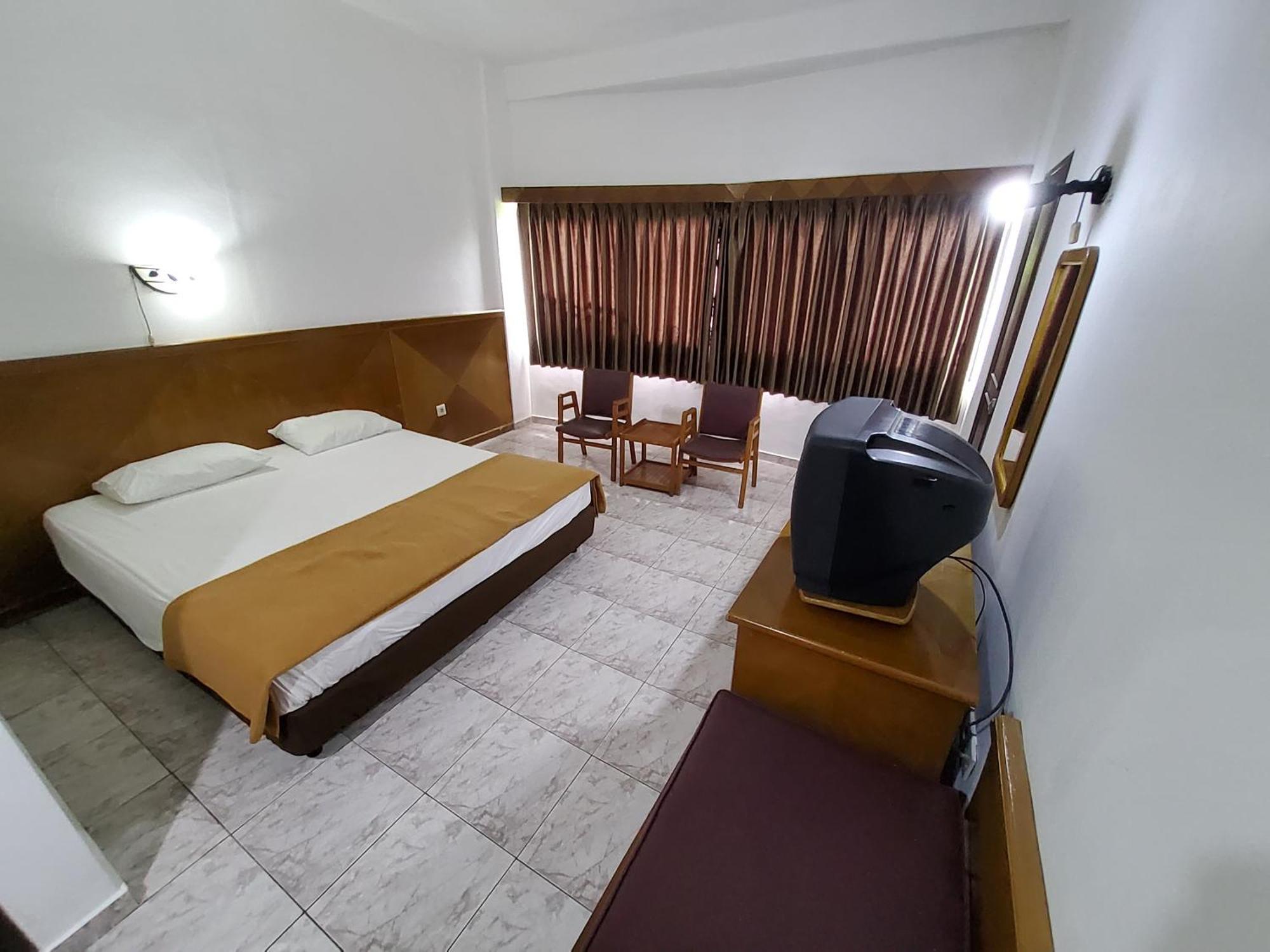 Hotel Kumala Samudra Cikakak Kültér fotó